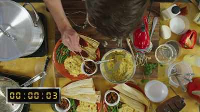 {\an8}- ...five, four, three...
- [Ned] Splat! - No Recipe Road Trip With the Try Guys