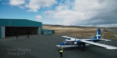 {\an8}Right. We should get going. - Shetland