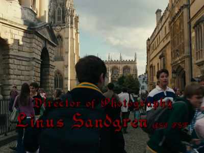 {\an8}♪ God save the King ♪ - Saltburn