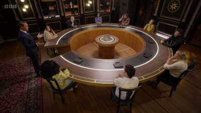 {\an8}Going into this round table, - The Traitors