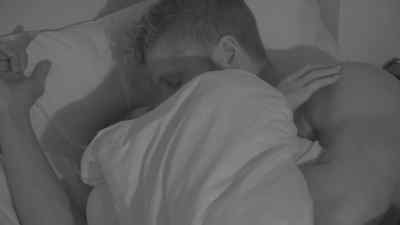 {\an8}[Grant] I love you. - Love Island Australia