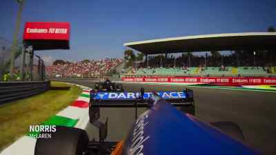 {\an8}-Hamilton's pushing.
-Okay. Understood. - Formula 1: Drive to Survive