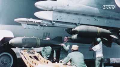 {\an8}-He began loading up
nuclear weapons on B-52s - While The Rest Of Us Die