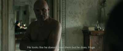 {\an8}He looks like he dosen't
have them but he does. Huge. - The Agency