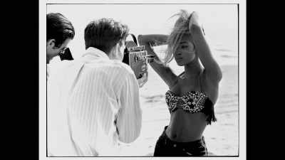 {\an8}He molds you, in just such a subtle way, - The Super Models