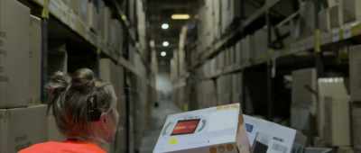 {\an8}HEADSET PLAYS IN POLISH - Life and Death in the Warehouse