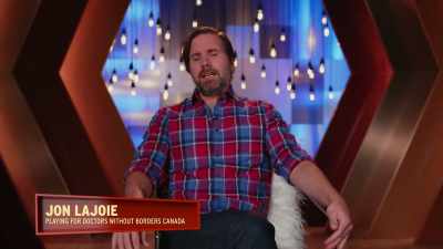 {\an8}Hello, eh, my name
is Jon Lajoie. - LOL: Last One Laughing Canada
