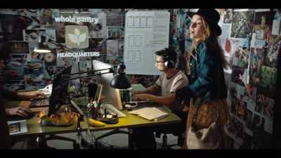 {\an8}He's managing the iPhone app
and Christopher's coding Android. - Apple Cider Vinegar