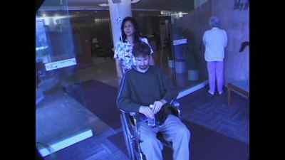 {\an8}♪ Hey, kids, feel your balls ♪ - This Is the Tom Green Documentary
