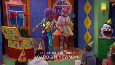 {\an8}Hiya, kids. I'm Laughy! - That Girl Lay Lay