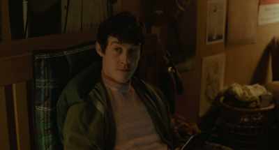 {\an8}Hm, I like it. It's very... George Sand. - To the Bone
