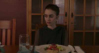 {\an8}-How many in-patients have you done?
- Four. - To the Bone