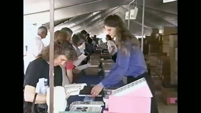 {\an8}I couldn't do it, I don't think, alone
without the resources there. - Shiny Happy People: Duggar Family Secrets