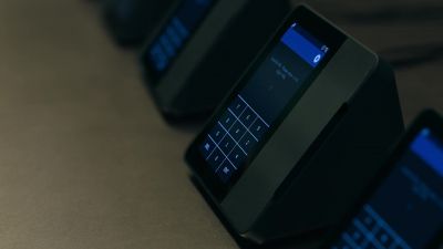 {\an8}[device beeps] - Billions