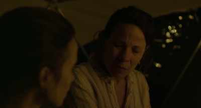 {\an8}-I don't think that's it.
- Well, anyway... - To the Bone