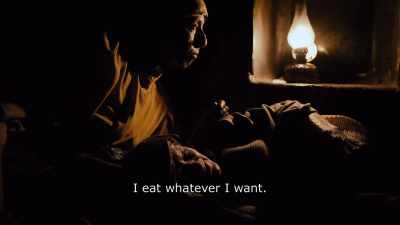 {\An8}I eat whatever I want. - Honeyland