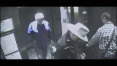 {\an8}I-- I went over there
with my security team, - Depp V Heard