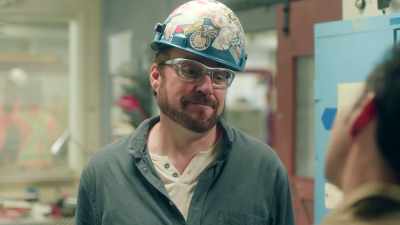 {\an8}I know.
And that institution
specialized in engineering - The Trades