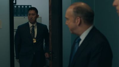 {\an8}[laughs] - Billions