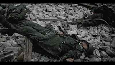 {\an8}Nine of my classmates were killed. - World War II: From the Frontlines