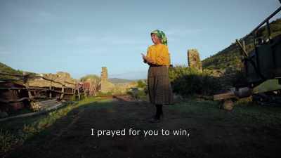 {\An8}I prayed for you win, - Honeyland