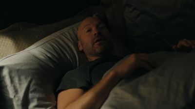 {\an8}Prince, let's go. Wake up. - Billions