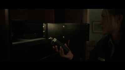 {\an8}Something Molly would
{\an8}never leave behind. - Dexter: New Blood