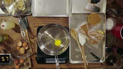 {\an8}I want a beautiful egg on top, - No Recipe Road Trip With the Try Guys
