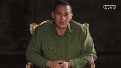 {\an8}I went to the park and started
doing the workouts there, - I Was a Teenage Felon