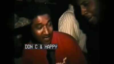 {\an8}I'd seen Kanye
performin' around town with his rap group, - jeen-yuhs: A Kanye Trilogy