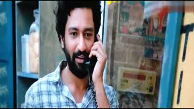 {\an8}IELTS results were first obtained
by liquor shops. - Dunki