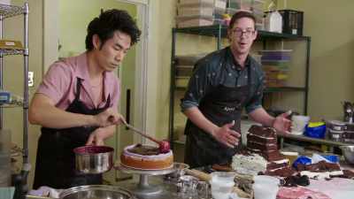 {\an8}If you do use fondant, - No Recipe Road Trip With the Try Guys