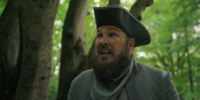 {\an8}If he's an actor,
this means Dick didn't actually leave us. - The Completely Made-Up Adventures of Dick Turpin
