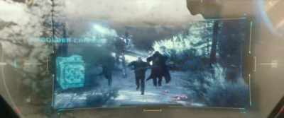 {\an8}If you synced, you would know
the shoulder cannon can swivel. - Atlas