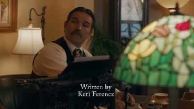 {\an8}I'm certain your roses
are truly spectacular, - Gilded Newport Mysteries: Murder at the Breakers