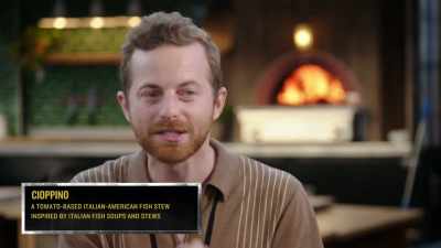 {\an8}I'm gonna have a cioppino
inspired toppings - No Recipe Road Trip With the Try Guys