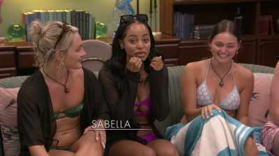 {\an8}I'm so happy she's being open.
I didn't think she would talk to any guy. - Twin Love