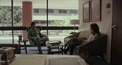 {\an8}-I'm not crazy about your name.
- What? - To the Bone