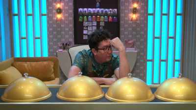{\an8}I'm thinking I don't want
Danielle to come back - Secret Chef