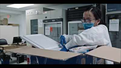 {\an8}[INTERVIEWER] So you're going
to be testing 150 chicken parts - Poisoned: The Dirty Truth About Your Food