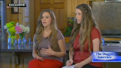 {\an8}It felt like it was
maybe a little bit forced. - Shiny Happy People: Duggar Family Secrets
