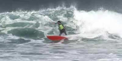 {\an8}It's not looking great for Tetanui so far, - Surviving Summer