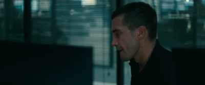 {\an8}- It's urgent.
- All right. Yeah, you got it. Why? - The Guilty
