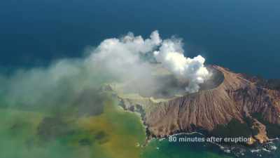 {\an8}[JOHN] Mark and his team were
facing a horrendous situation - The Volcano: Rescue from Whakaari