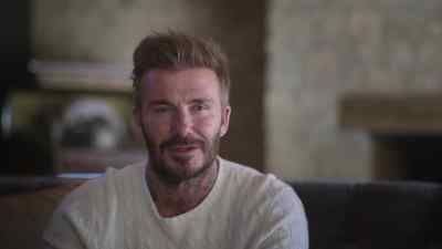 {\an8}JULIAN WATERS - Beckham