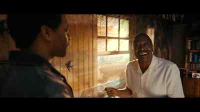 {\an8} [laughing] - The Man Who Fell to Earth