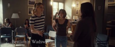 {\an8}Lucy, quick chat. - Tell Me Lies