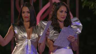 {\an8}Madison looked phenomenal on that stage.
She was killing it. - Twin Love