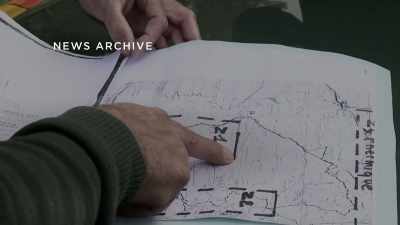 {\an8}[Martin] For weeks, - Unsolved Mysteries