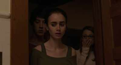 {\an8}[Megan sobs] I thought I was safe. - To the Bone